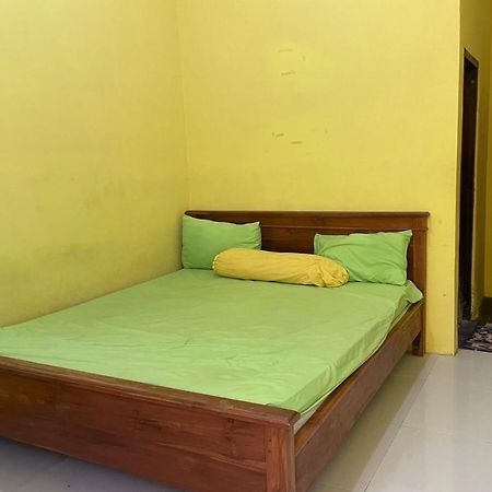 Oyo Life 93036 Eddy Homestay Syariah Lamongan Exterior foto