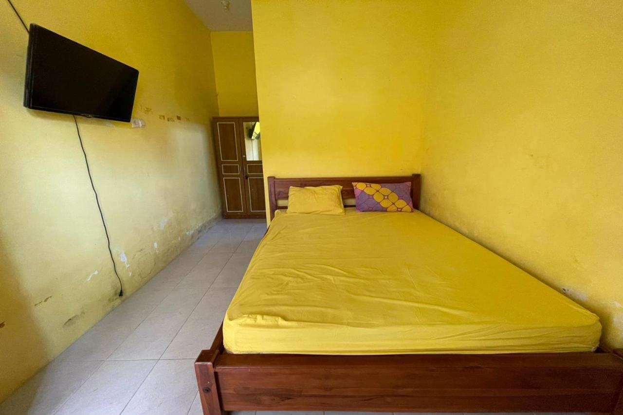 Oyo Life 93036 Eddy Homestay Syariah Lamongan Exterior foto