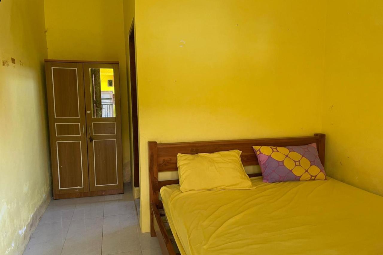 Oyo Life 93036 Eddy Homestay Syariah Lamongan Exterior foto